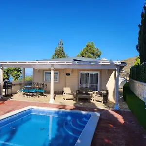  Villa Karla Con Piscina: Tranquilidad Y Naturaleza España